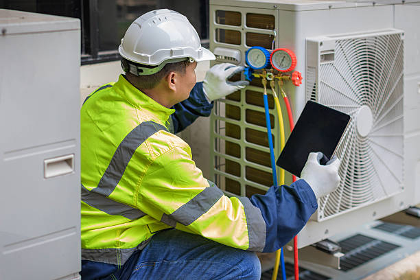 Professional Hvac technician working in Loretto, MN